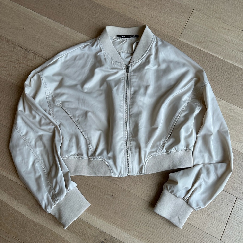Women's Cream cropped Bomber Jacket size XS
